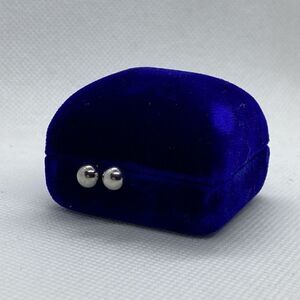 💛 Vintage Silver Ball Costume Earrings